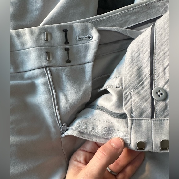 Light gray Banana Republic Jackson Fit, Women’s Size 4P, Dress Pants - Picture 3 of 6